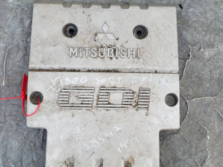 декоративная крышка двигателя Mitsubishi Carisma 1 поколение 1999, 1.8 л., бензин, 5МКПП, бронза, хетчбэк 5 дв., MR911041