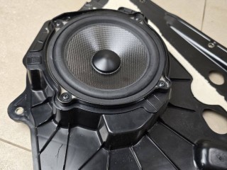 динамик высокочастотный (пищалка) Maserati Levante 1 поколение 2017, 3.0 л., бензин, АКПП, белый, внедорожник 5 дв., полный привод, 670002120