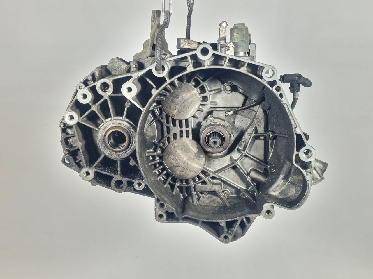 КПП механическая (МКПП) Opel Insignia 1 поколение (A) 2010, 2.0 л., Ti, бензин, МКПП, передний привод, F40, 55194293, 6AGM - фото №1
