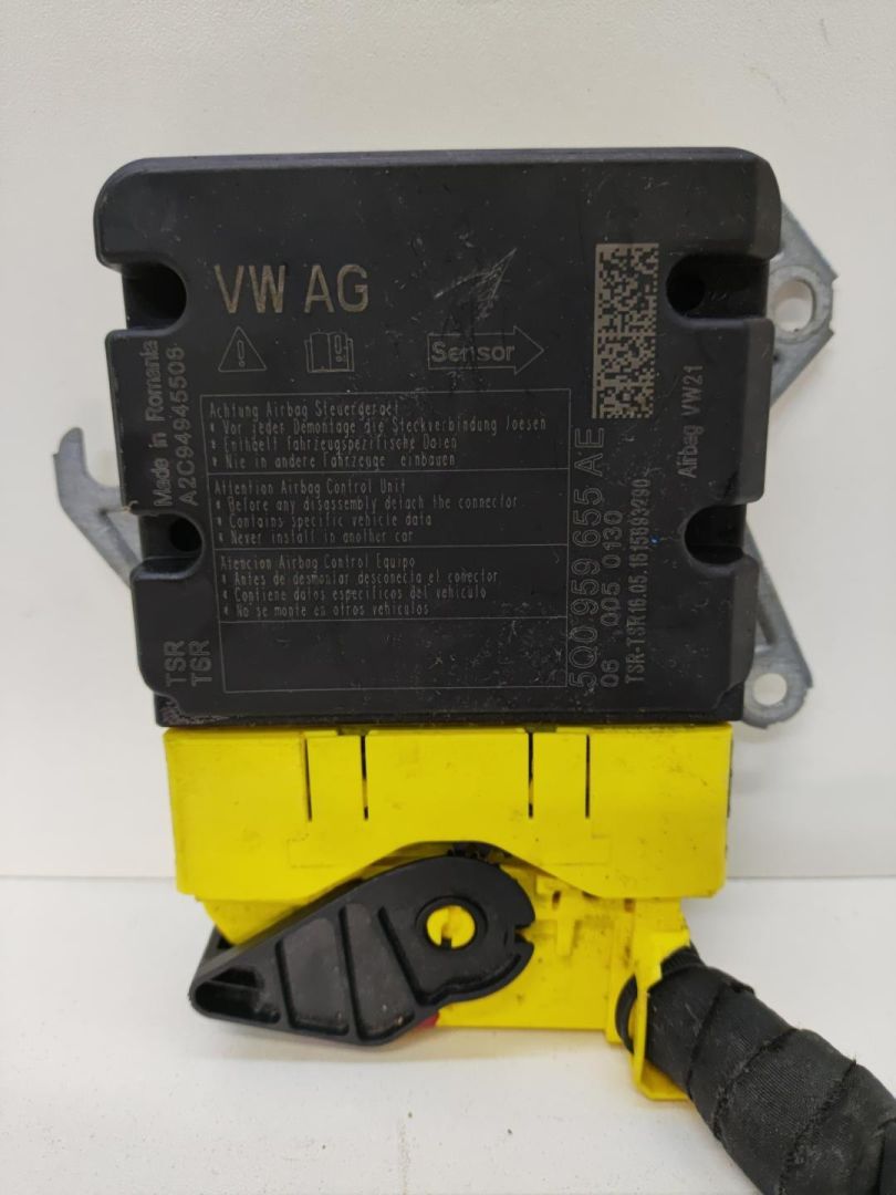блок AirBag Volkswagen Touran 2 поколение 2017, 1.4 л., CZDA, бензин, АКПП, хетчбэк 5 дв., 5Q0959655AE - фото №1