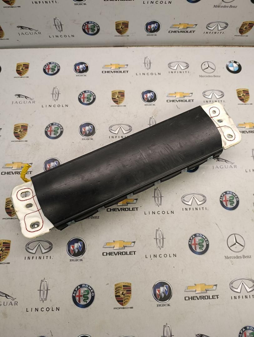 подушка безопасности коленная Alfa Romeo Stelvio 1 поколение 2018, 50535329 - фото №1
