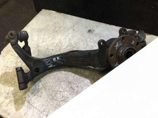 кулак поворотный левый Volkswagen Passat B5 1999, 8D0407257S