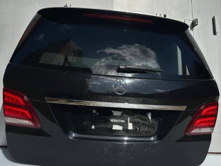 накладка двери (крышки) багажника Mercedes-Benz GLE W166 2018, 2.2 л., дизель, АКПП, черный, внедорожник 5 дв., правый руль, A1667400193