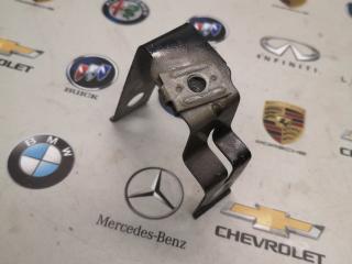 Крепления ( кронштейн ) крыла прав. Chevrolet Equinox 3 поколение 2018, 1.5 л., бензин, АКПП, полный привод