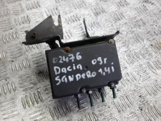 блок ABS Dacia Sandero 1 поколение 2009, 1.4 л., бензин, МКПП, хетчбэк 5 дв., 8200756095
