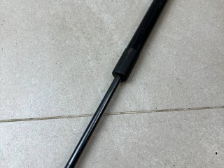 амортизатор крышки багажника (3-5 двери) Land Rover Range Rover Evoque L551 2020, 2.0 л., бензин, АКПП, белый, внедорожник 5 дв., полный привод, правый руль, K8D2406A10AB