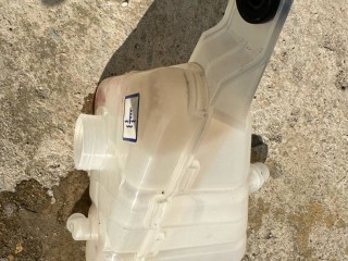 бачок расширительный Alfa Romeo 2017, 2.0 л., бензин, АКПП, серый, полный привод, 50532261