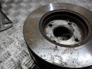 диск тормозной передний Ford Mondeo 2 поколение 1999, 1.8 л., бензин, МКПП, седан