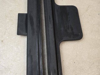 Пластик салазок сидений прав. Infiniti QX60 L50 2014, 3.5 л., VQ35DE, бензин, АКПП, чёрный, внедорожник 5 дв., полный привод