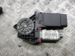 моторчик стеклоподъемника передний левый Volkswagen Passat B5 1998, 3B4837751PD