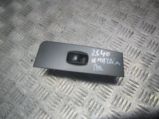 кнопка стеклоподъемника Hyundai Matrix 1 поколение 2004, 1.6 л., бензин, МКПП, хетчбэк 5 дв.