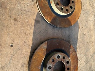 диск тормозной задний Alfa Romeo 2021, 2.1 л., дизель, АКПП, чёрный, внедорожник 5 дв., полный привод, 50571045