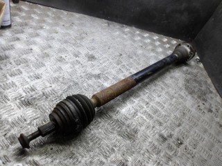 полуось передняя правая (приводной вал, ШРУС) Volkswagen Golf 4 поколение 2005, 1.6 л., бензин, МКПП