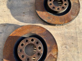 диск тормозной передний Alfa Romeo 2021, 2.1 л., дизель, АКПП, чёрный, внедорожник 5 дв., полный привод, 50556528