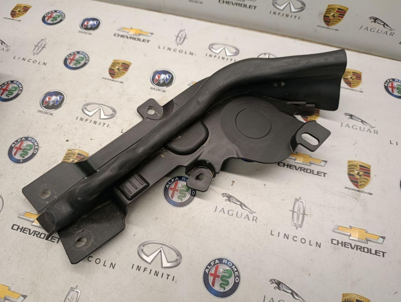 уплотнитель подкапотного пространства BMW 4 серия G22/G23 2022, 3.0 л., бензин, c4f, кабриолет, полный привод, 7486823 - фото №1