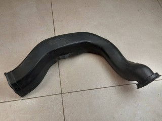 воздуховод (дефлектор) радиатора Renault Duster 1 поколение 2014, АКПП, серый, 8200404853