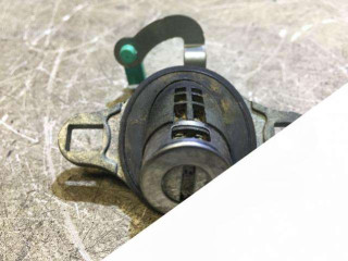 Личинка замка крышки багажника Mazda MPV LW 2001