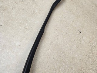 щеткодержатель (поводок стеклоочистителя, дворник) Maserati Quattroporte 6 поколение [рестайлинг] 2019, 3.0 л., бензин, АКПП, чёрный, седан, задний привод, 670001642