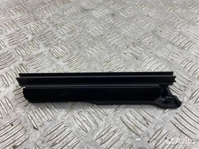 Уплотнитель стекла BMW X7 G07 (2018 - 2026), 51357484063 - фото №1