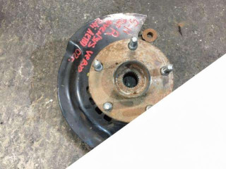 кулак поворотный правый Toyota Avensis Verso 1 поколение 2002, 2.4 л., бензин