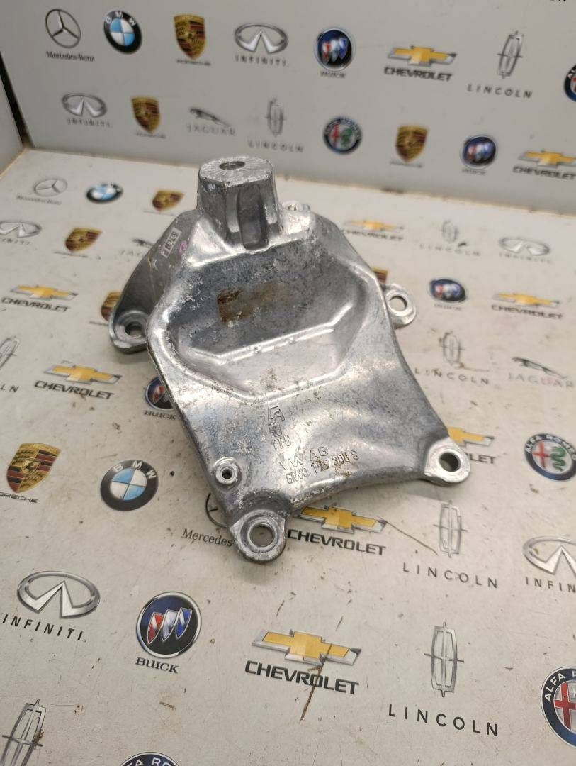 кронштейн двигателя Audi 2024, 3.0 л., бензин, 8W0199308S - фото №1