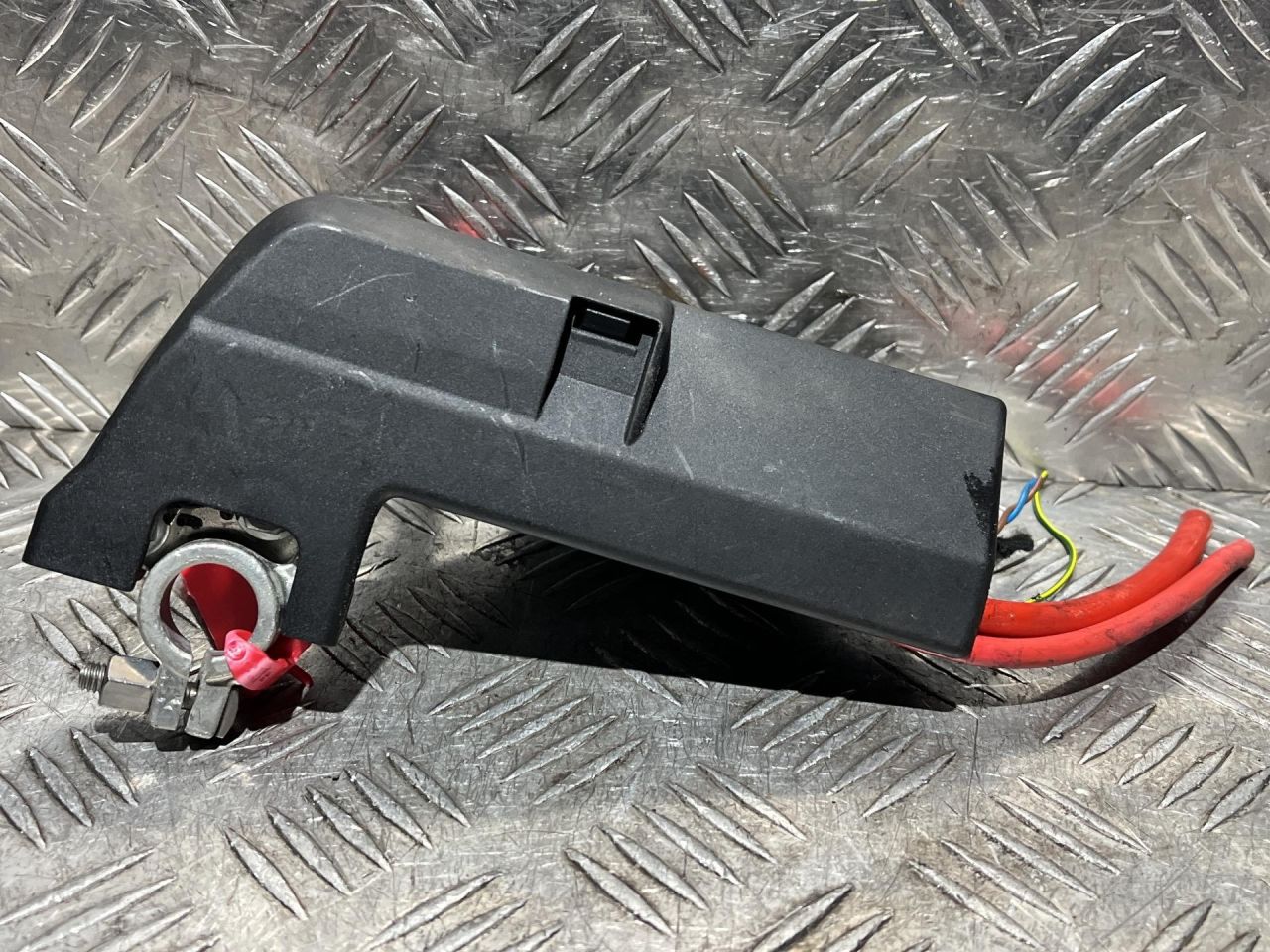плюсовой провод аккумулятора Audi A6 4G/C7 2013, 2.8 л., CHVA, бензин, АКПП, седан, полный привод, 8J0915459, 4F0915519 - фото №1