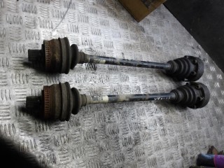 полуось задняя (приводной вал, ШРУС) Audi A6 C5 [рестайлинг] 2004, 3.0 л., бензин, АКПП, универсал, 4B0501203G