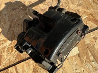 суппорт задний левый Maserati Levante 1 поколение 2017, 3.0 л., бензин, АКПП, белый, внедорожник 5 дв., полный привод, 06700388340