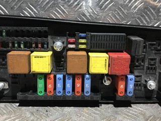 блок предохранителей Opel Vectra C 2003, 2.2 л., бензин, АКПП, 519066104, 13170899