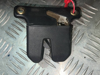 замок багажника Audi A4 B5 1995, 1.6 л., ADP, бензин, 5МКПП, седан