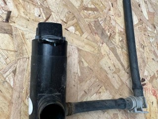 насос (моторчик) омывателя фар Lexus RX 4 поколение [рестайлинг] 2020, 3.5 л., гибрид, вариатор, красный, полный привод, правый руль, 3670517592