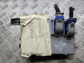 блок предохранителей Fiat Punto 2 поколение [рестайлинг] 2006, 1.2 л., бензин, МКПП, хетчбэк 5 дв., 00520578670