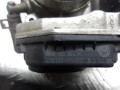 заслонка дроссельная Volkswagen Golf 3 поколение 2000, 2.0 л., бензин, 06A133064H - фото №3