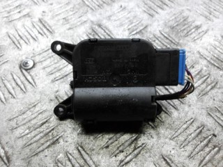моторчик заслонки печки Audi A4 B6 2002, 1.8 л., бензин, МКПП, универсал, 0132801305