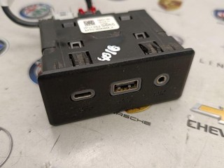 разъем AUX / USB Chevrolet Malibu 9 поколение [рестайлинг] 2020, 1.5 л., бензин, 13529865
