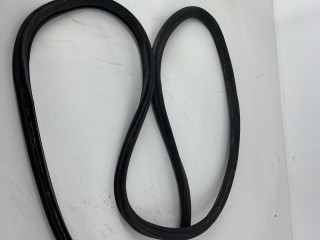 уплотнитель BMW i3 L01 2016, правый руль, 7296906