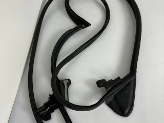 уплотнитель двери Lexus NX 1 поколение [рестайлинг] 2021, 2.5 л., 2AR-FXE, бензин, 67862-78010