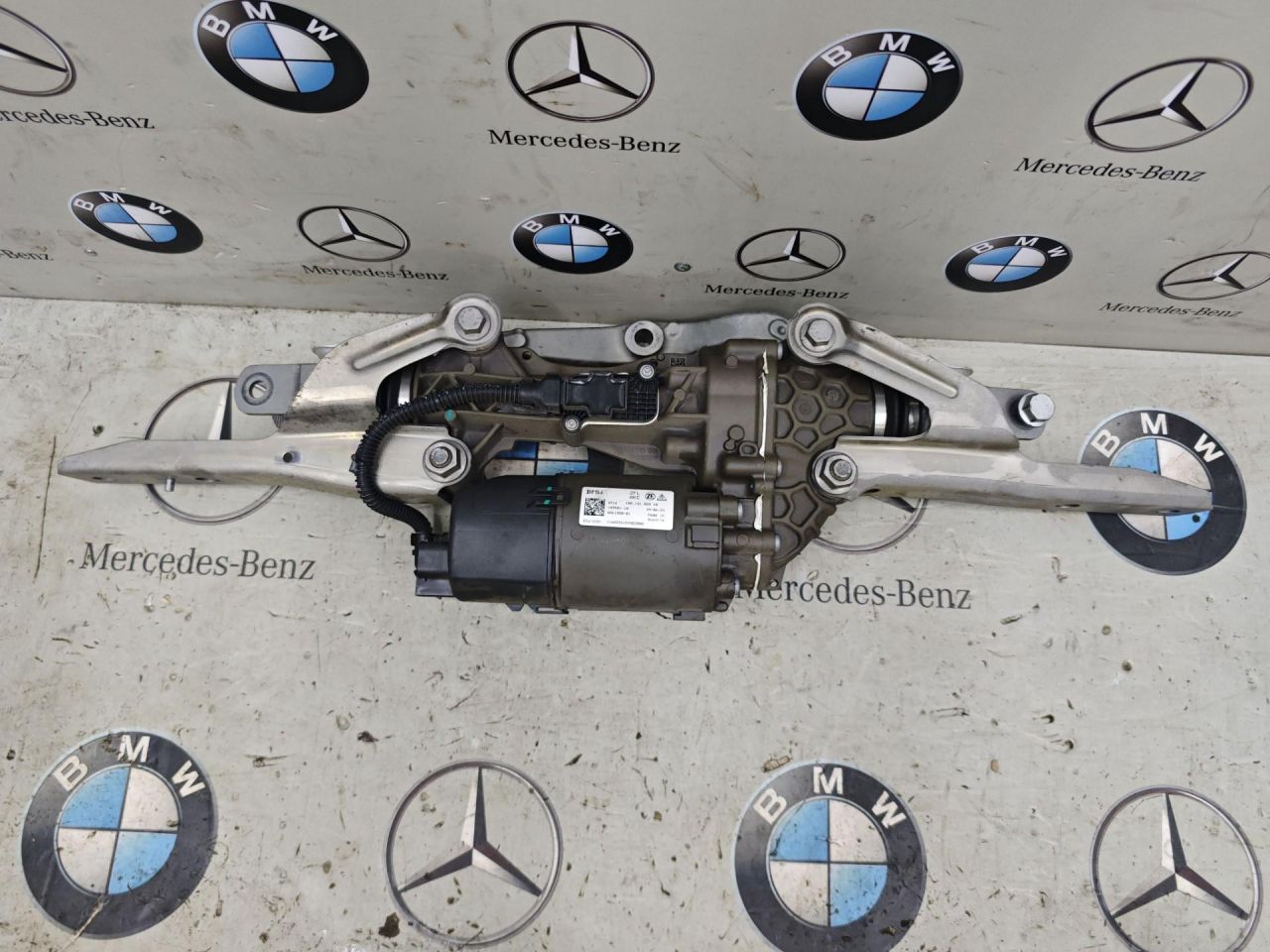 актюатор привода HSR BMW XM G09 2023, 4.4 л., бензин, c5y, полный привод, 8861500 - фото №1
