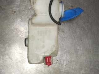 бачок омывателя Audi A4 B5 1998, 1.8 л., 5МКПП, серебро, седан