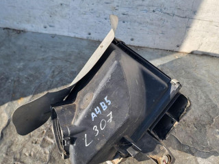 корпус воздушного фильтра Audi A4 B5 1995, 1.6 л., ADP, бензин, 5МКПП, седан