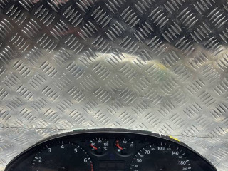 щиток приборов (приборная панель) Audi A4 B5 1997, 1.8 л., универсал