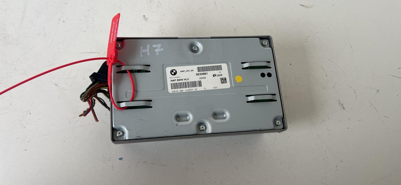 усилитель музыкальный BMW X1 E84 2011, 3.0 л., N52 B30 A, бензин, АКПП, внедорожник 5 дв., полный привод, 9233961, 535181826, 010215703 - фото №1