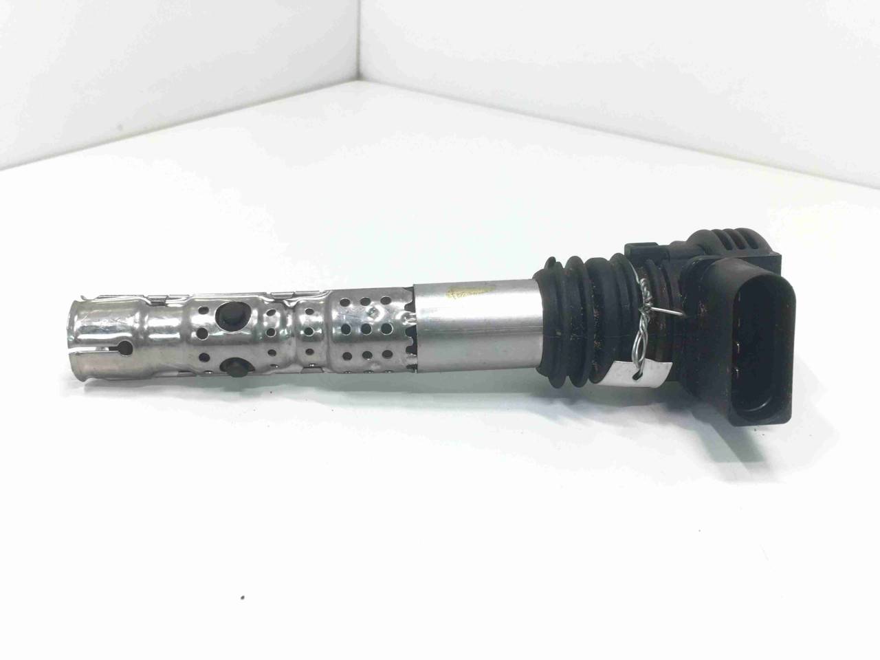 катушка зажигания Audi TT 8N 2002, 1.8 л., Ti, бензин, МКПП, купе, полный привод, 06B905115J - фото №1