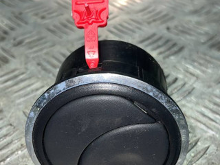 дефлектор обдува салона Dacia Sandero 2 поколение 2013, 1.2 л., бензин, 5МКПП