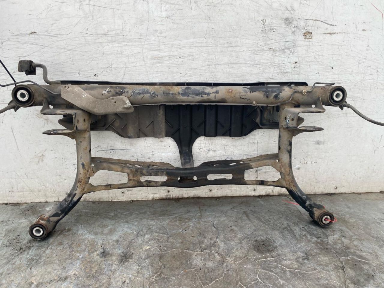 балка подвески задняя Volkswagen Passat B7 2012, 1.8 л., CDAA, бензин, АКПП, седан, 3C0505235AC - фото №1