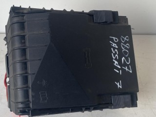 блок предохранителей Volkswagen Passat B7 2014, 1.4 л., CAXA, бензин, АКПП, седан, 3C0937125A, 1K0937132F