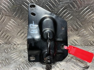 захватный крюк капота Audi A4 B9 2018, 2.0 л., CVKB, бензин, АКПП, универсал, 8W0823185D