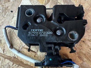 замок капота Maserati Levante 1 поколение 2017, 3.0 л., A630HP, дизель, АКПП, blue, внедорожник 5 дв., полный привод, правый руль, 7, 670105535