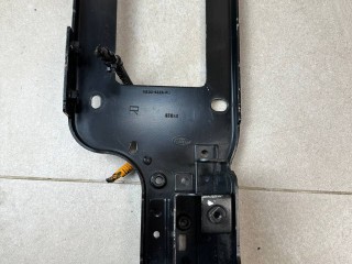 кронштейн радиатора Land Rover Range Rover Evoque L551 2020, 2.0 л., бензин, АКПП, белый, внедорожник 5 дв., полный привод, правый руль, K8D28226AD