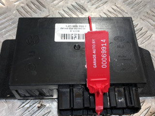 блок комфорта Volkswagen Passat B5 1999, 1.6 л., ANA, бензин, 5МКПП, мышка, универсал, 1J0959799F